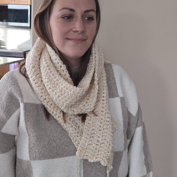 Ladies wool scarf - Picture 1 of 1